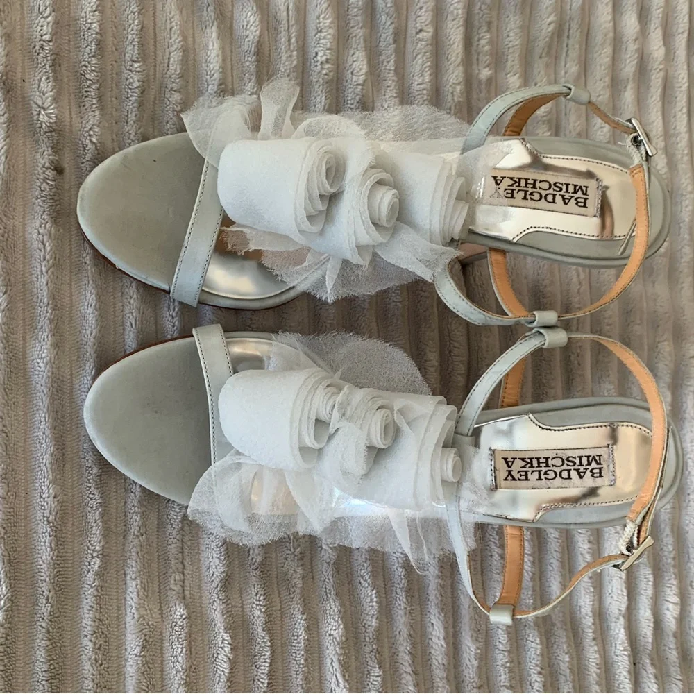 Badgley Mischka Cissy T-Strap Sandals Gray Floral Tulle Bridal Heels 9M‎
